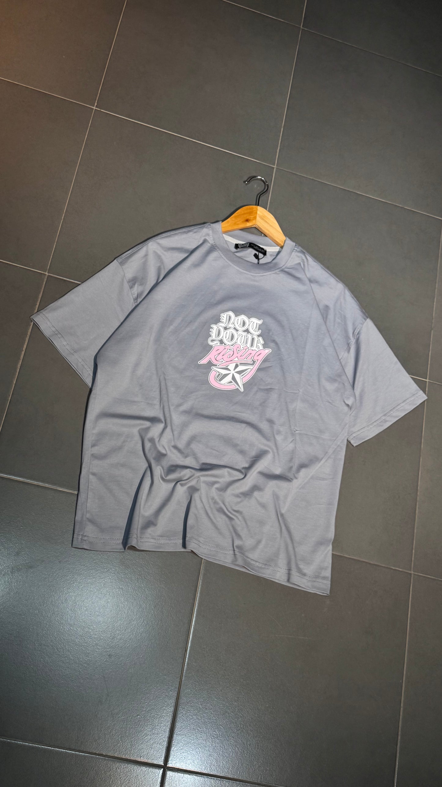 RISING TEE