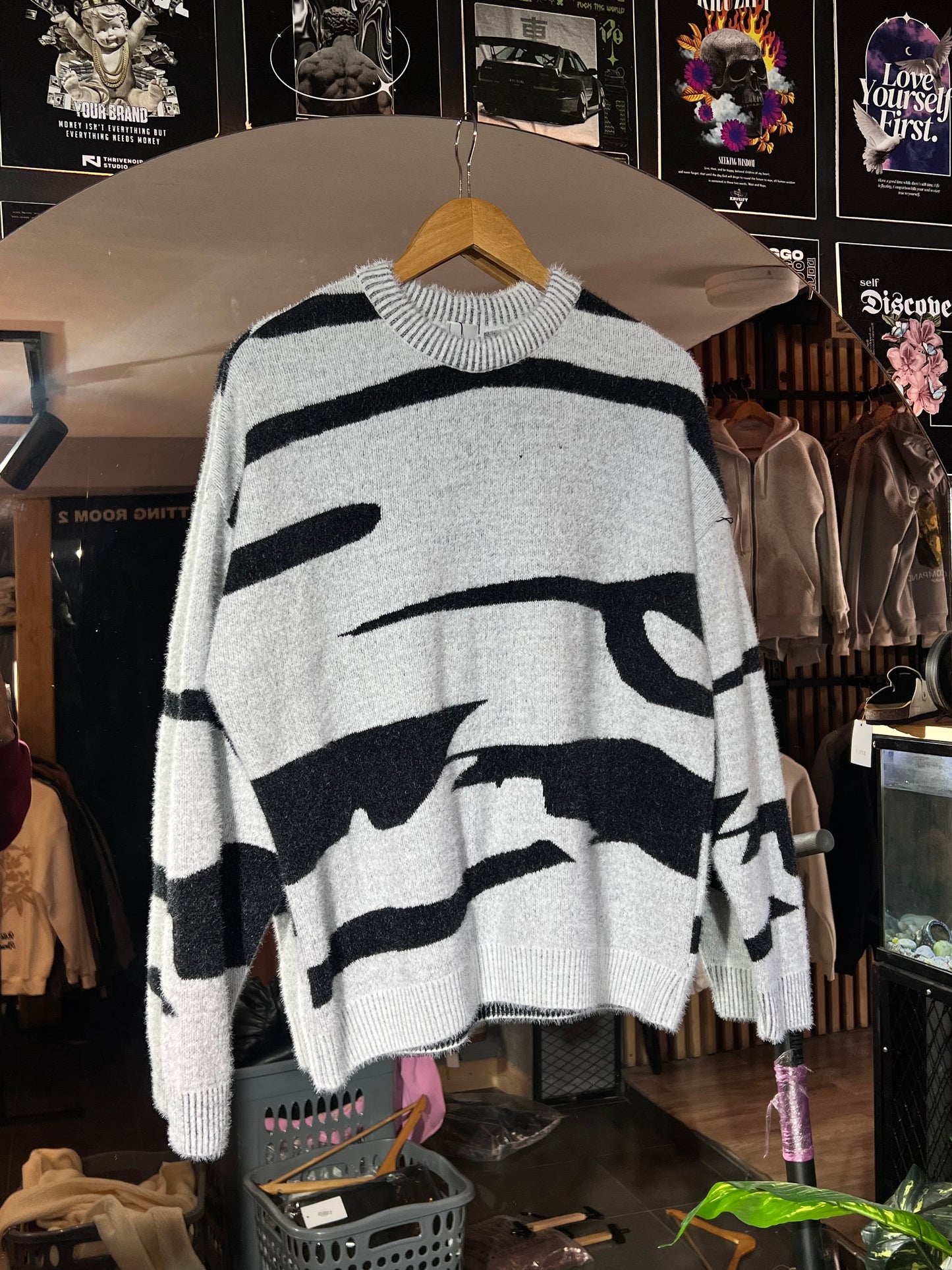 ZEBRA SWEATER