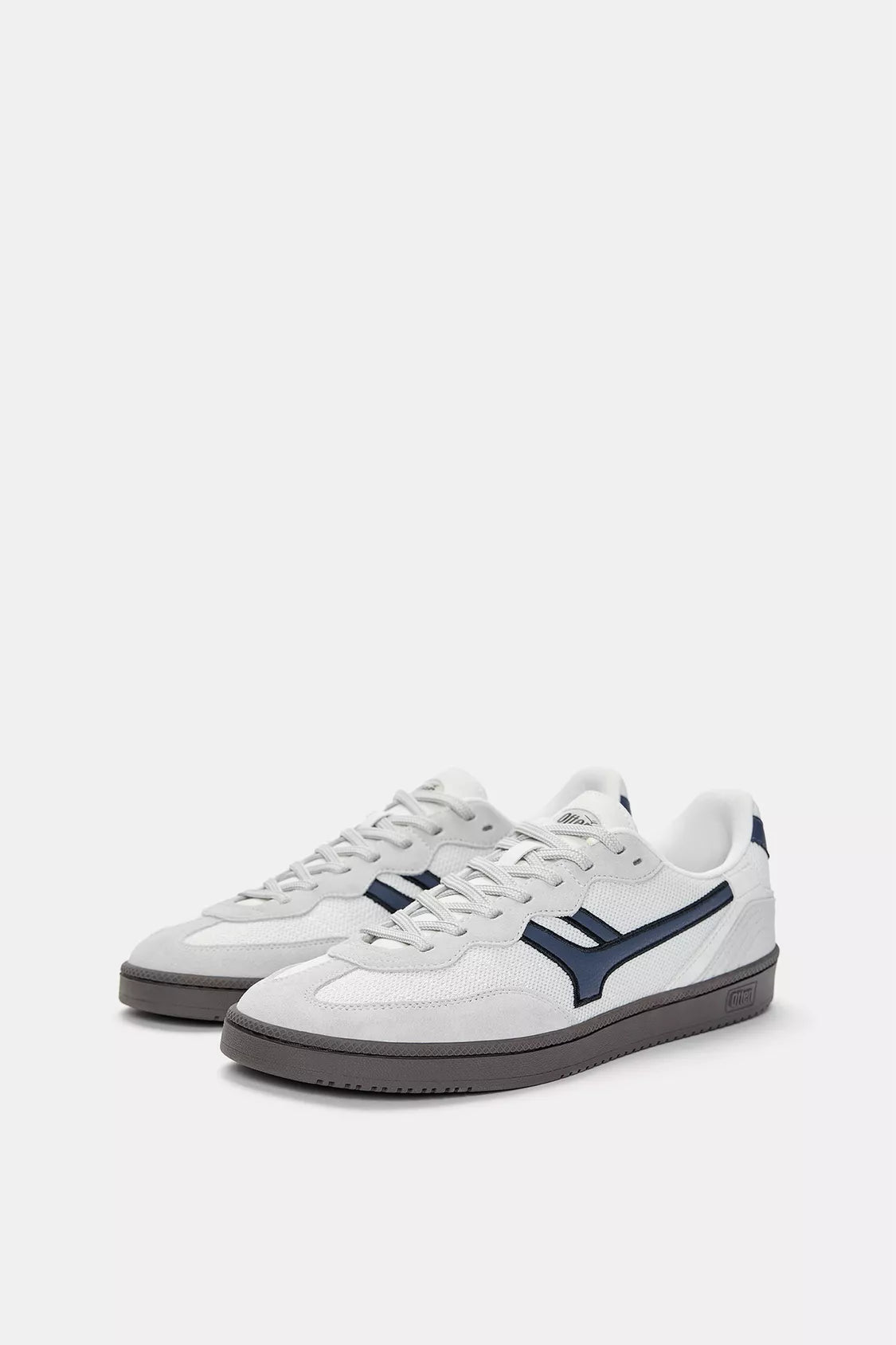 Baskets rétro en tissu