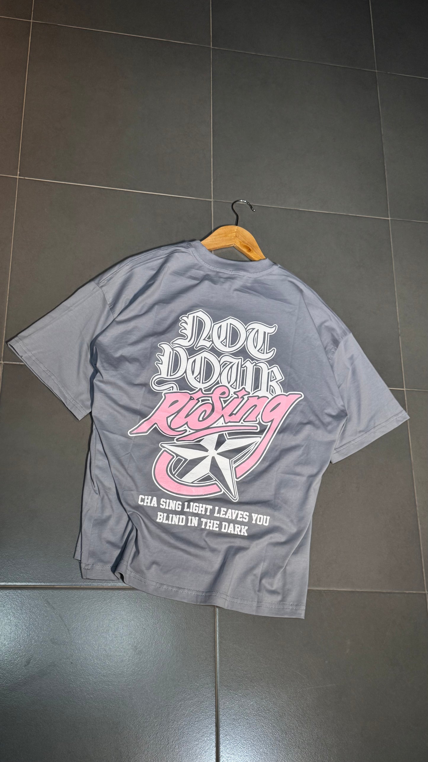 RISING TEE